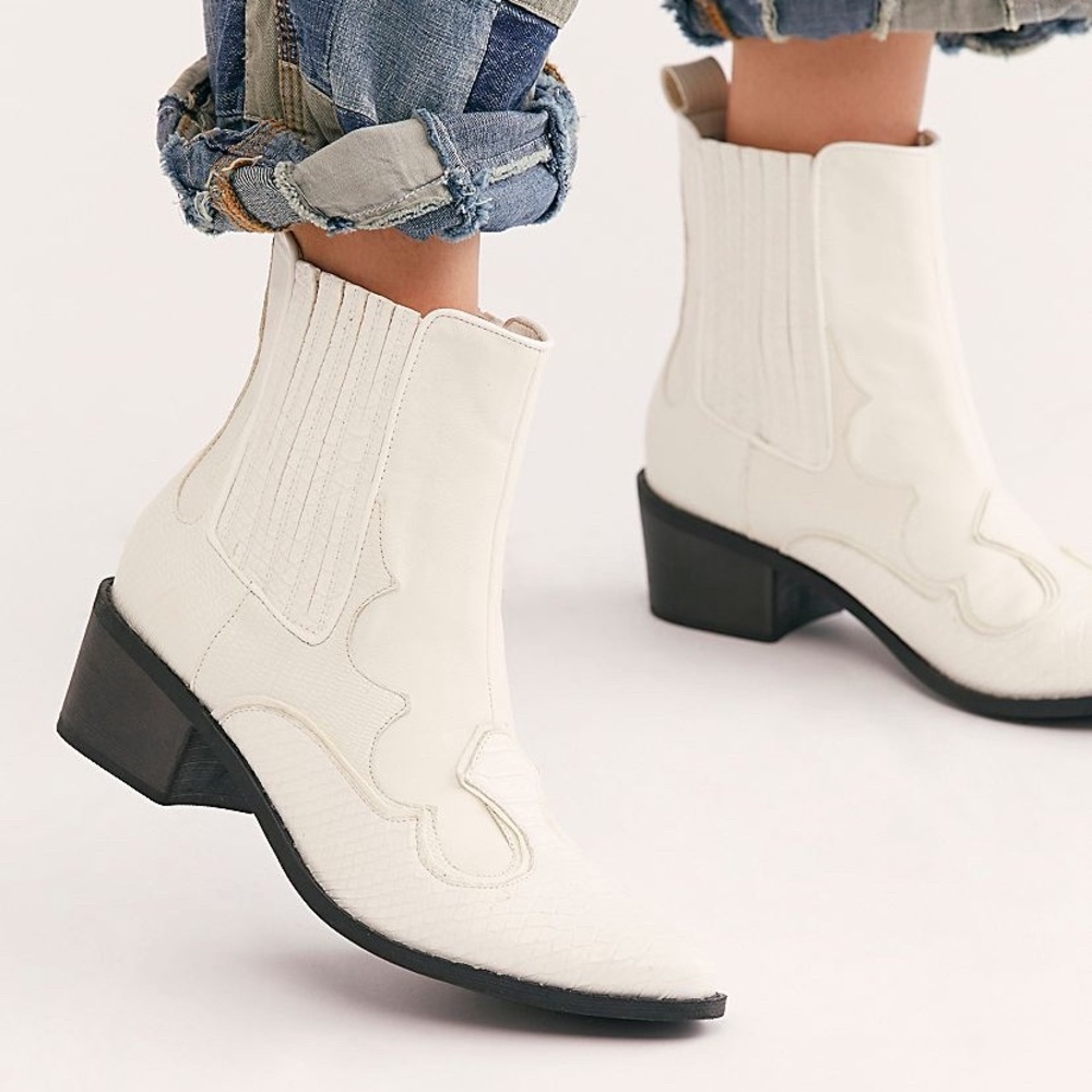 Coconuts by Matisse western inspired boots 🤠 the “vegan cavalier boot”